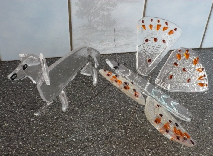 06_1257 glas vlinder teckel